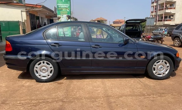 Acheter Occasion Voiture BMW 3–Series Bleu à Conakry, Conakry Acheter Occasion Voiture BMW 3–Series Bleu à Conakry, Conakry