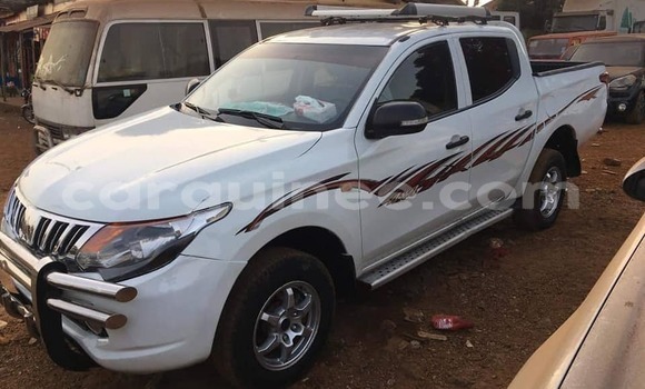 Acheter Occasion Voiture Mitsubishi L200 Blanc à Conakry, Conakry Acheter Occasion Voiture Mitsubishi L200 Blanc à Conakry, Conakry