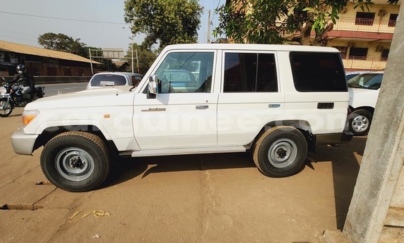 Acheter Occasion Voiture Toyota Land Cruiser Blanc à Conakry, Conakry Acheter Occasion Voiture Toyota Land Cruiser Blanc à Conakry, Conakry