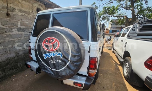 Acheter Occasion Voiture Toyota Land Cruiser Blanc à Conakry, Conakry Acheter Occasion Voiture Toyota Land Cruiser Blanc à Conakry, Conakry
