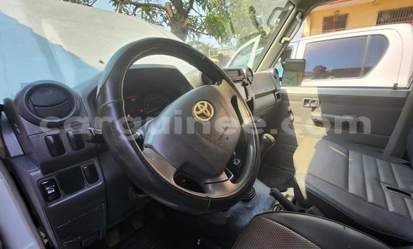 Acheter Occasion Voiture Toyota Land Cruiser Blanc à Conakry, Conakry Acheter Occasion Voiture Toyota Land Cruiser Blanc à Conakry, Conakry