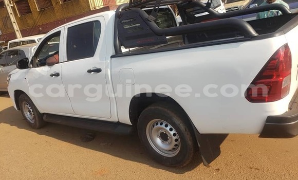 Acheter Occasion Voiture Toyota Hilux Blanc à Conakry, Conakry Acheter Occasion Voiture Toyota Hilux Blanc à Conakry, Conakry