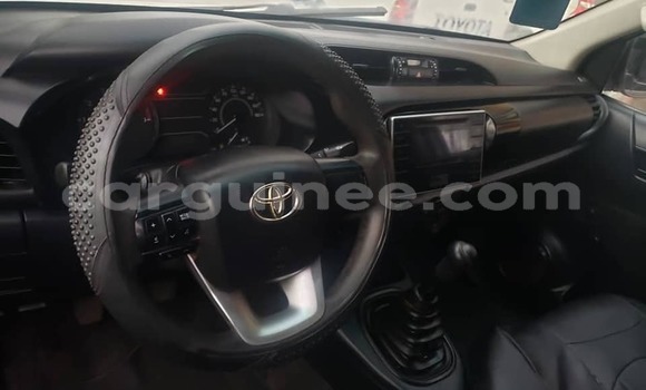 Acheter Occasion Voiture Toyota Hilux Blanc à Conakry, Conakry Acheter Occasion Voiture Toyota Hilux Blanc à Conakry, Conakry