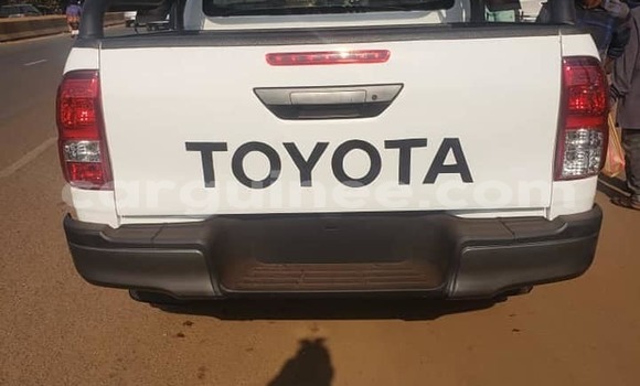 Acheter Occasion Voiture Toyota Hilux Blanc à Conakry, Conakry Acheter Occasion Voiture Toyota Hilux Blanc à Conakry, Conakry