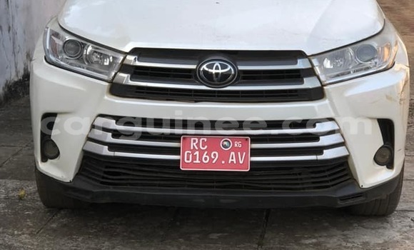 Acheter Occasion Voiture Toyota Highlander Blanc à Conakry, Conakry Acheter Occasion Voiture Toyota Highlander Blanc à Conakry, Conakry