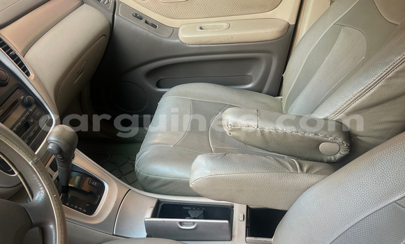 Acheter Occasion Voiture Toyota Highlander Rouge à Conakry, Conakry Acheter Occasion Voiture Toyota Highlander Rouge à Conakry, Conakry