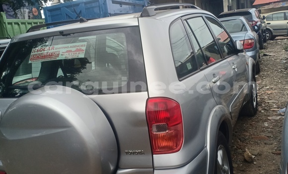 Acheter Occasion Voiture Toyota RAV4 Gris à Conakry, Conakry Acheter Occasion Voiture Toyota RAV4 Gris à Conakry, Conakry
