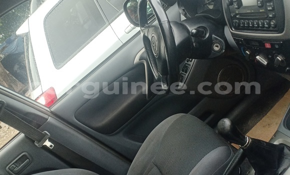 Acheter Occasion Voiture Toyota RAV4 Gris à Conakry, Conakry Acheter Occasion Voiture Toyota RAV4 Gris à Conakry, Conakry