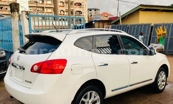 Buy Used Nissan Rogue White Car in Conakry in Conakry Buy Used Nissan Rogue White Car in Conakry in Conakry