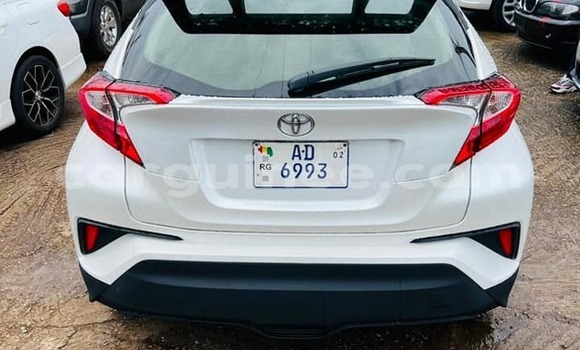 Acheter Occasion Voiture Toyota C-HR Blanc à Conakry, Conakry Acheter Occasion Voiture Toyota C-HR Blanc à Conakry, Conakry