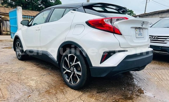 Acheter Occasion Voiture Toyota C-HR Blanc à Conakry, Conakry Acheter Occasion Voiture Toyota C-HR Blanc à Conakry, Conakry
