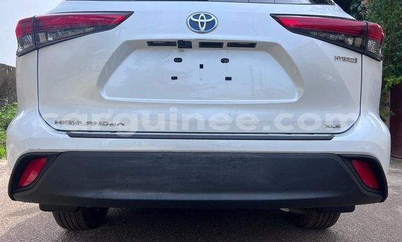 Buy New Toyota Highlander White Car in Conakry in Conakry Buy New Toyota Highlander White Car in Conakry in Conakry