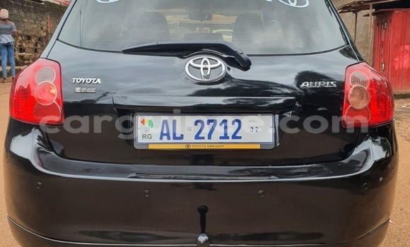 Buy Used Toyota Yaris Silver Car in Conakry in Conakry Buy Used Toyota Yaris Silver Car in Conakry in Conakry