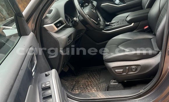 Buy New Toyota Highlander Silver Car in Conakry in Conakry Buy New Toyota Highlander Silver Car in Conakry in Conakry