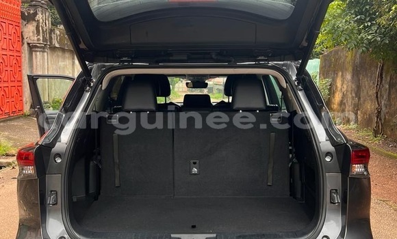 Buy New Toyota Highlander Silver Car in Conakry in Conakry Buy New Toyota Highlander Silver Car in Conakry in Conakry