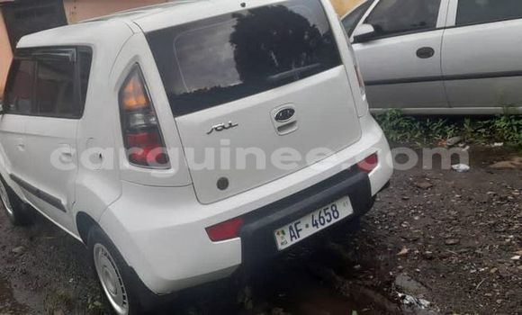 Acheter Occasion Voiture Kia Elan Blanc à Conakry, Conakry Acheter Occasion Voiture Kia Elan Blanc à Conakry, Conakry