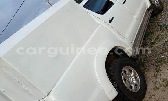Acheter Occasion Voiture Toyota Hilux Blanc à Conakry, Conakry Acheter Occasion Voiture Toyota Hilux Blanc à Conakry, Conakry
