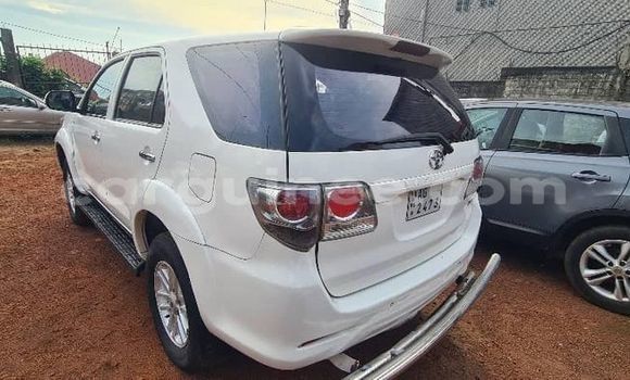 Acheter Occasion Voiture Toyota Fortuner Blanc à Conakry, Conakry Acheter Occasion Voiture Toyota Fortuner Blanc à Conakry, Conakry