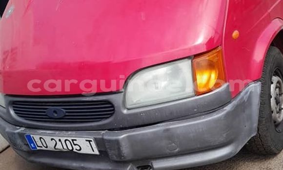 Buy Used Ford Explorer Sport Trac Red Car in Conakry in Conakry