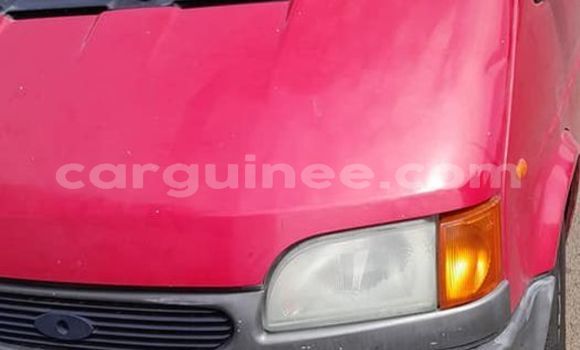 Acheter Occasion Voiture Ford Explorer Sport Trac Rouge à Conakry, Conakry Acheter Occasion Voiture Ford Explorer Sport Trac Rouge à Conakry, Conakry