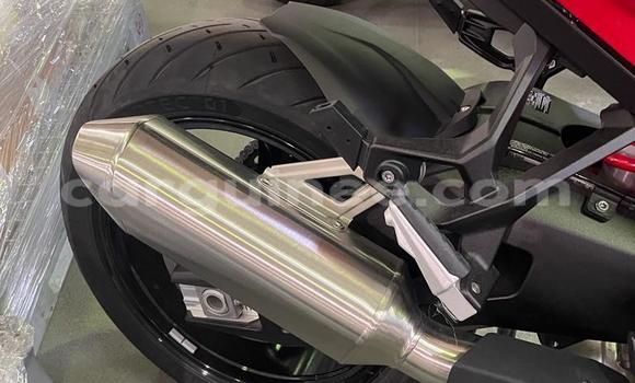 Acheter Occasion Moto BMW S 1000 Rouge à Conakry, Conakry Acheter Occasion Moto BMW S 1000 Rouge à Conakry, Conakry