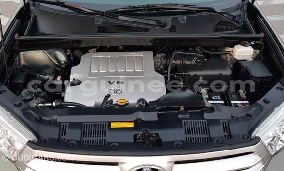 Acheter Import Voiture Toyota Highlander Vert à Import - Dubai, Conakry Acheter Import Voiture Toyota Highlander Vert à Import - Dubai, Conakry