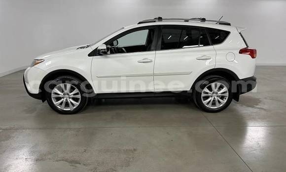 Acheter Occasion Voiture Toyota RAV4 Blanc à Conakry, Conakry Acheter Occasion Voiture Toyota RAV4 Blanc à Conakry, Conakry