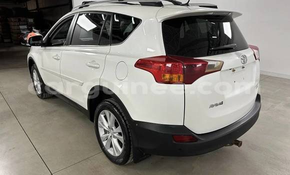 Acheter Occasion Voiture Toyota RAV4 Blanc à Conakry, Conakry Acheter Occasion Voiture Toyota RAV4 Blanc à Conakry, Conakry