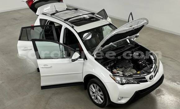 Acheter Occasion Voiture Toyota RAV4 Blanc à Conakry, Conakry Acheter Occasion Voiture Toyota RAV4 Blanc à Conakry, Conakry