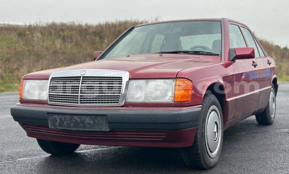 Buy Used Mercedes-Benz 190 Red Car in Conakry in Conakry Buy Used Mercedes-Benz 190 Red Car in Conakry in Conakry