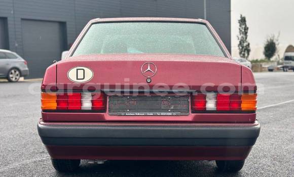 Buy Used Mercedes-Benz 190 Red Car in Conakry in Conakry Buy Used Mercedes-Benz 190 Red Car in Conakry in Conakry