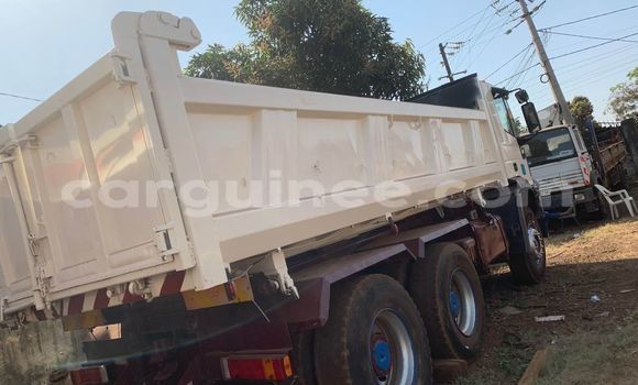 Acheter Occasion Voiture IVECO Massif Beige à Conakry, Conakry