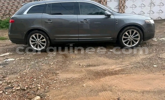 Buy Used Lincoln Navigator Brown Car in Conakry in Conakry Buy Used Lincoln Navigator Brown Car in Conakry in Conakry