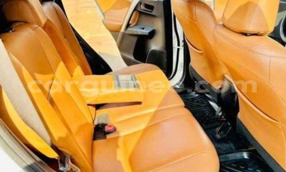 Acheter Occasion Voiture Toyota RAV4 Blanc à Conakry, Conakry Acheter Occasion Voiture Toyota RAV4 Blanc à Conakry, Conakry