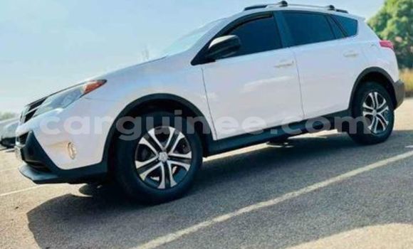 Acheter Occasion Voiture Toyota RAV4 Blanc à Conakry, Conakry Acheter Occasion Voiture Toyota RAV4 Blanc à Conakry, Conakry