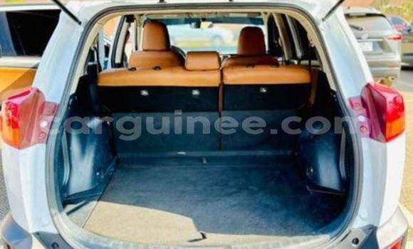 Acheter Occasion Voiture Toyota RAV4 Blanc à Conakry, Conakry Acheter Occasion Voiture Toyota RAV4 Blanc à Conakry, Conakry