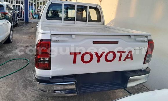 Acheter Occasion Voiture Toyota Hilux Blanc à Conakry, Conakry Acheter Occasion Voiture Toyota Hilux Blanc à Conakry, Conakry