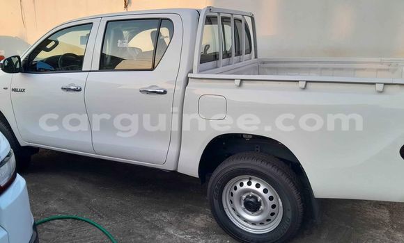 Acheter Occasion Voiture Toyota Hilux Blanc à Conakry, Conakry Acheter Occasion Voiture Toyota Hilux Blanc à Conakry, Conakry