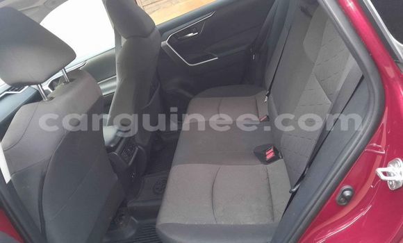 Acheter Occasion Voiture Toyota RAV4 Rouge à Conakry, Conakry Acheter Occasion Voiture Toyota RAV4 Rouge à Conakry, Conakry