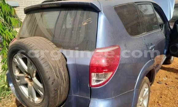 Acheter Occasion Voiture Toyota RAV4 Bleu à Conakry, Conakry Acheter Occasion Voiture Toyota RAV4 Bleu à Conakry, Conakry