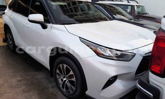 Acheter Occasion Voiture Toyota Highlander Blanc à Conakry, Conakry Acheter Occasion Voiture Toyota Highlander Blanc à Conakry, Conakry