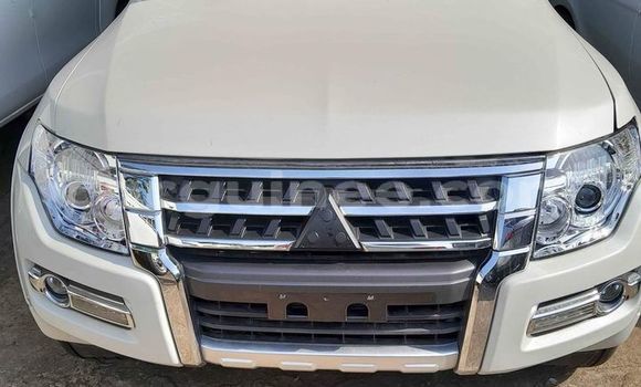 Buy Used Mitsubishi Pajero White Car in Conakry in Conakry Buy Used Mitsubishi Pajero White Car in Conakry in Conakry
