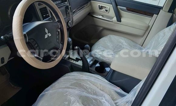 Acheter Occasion Voiture Mitsubishi Pajero Blanc à Conakry, Conakry Acheter Occasion Voiture Mitsubishi Pajero Blanc à Conakry, Conakry