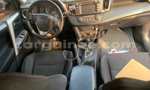 Acheter Occasion Voiture Toyota RAV4 Blanc à Conakry, Conakry Acheter Occasion Voiture Toyota RAV4 Blanc à Conakry, Conakry