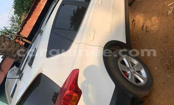 Acheter Occasion Voiture Toyota RAV4 Blanc à Conakry, Conakry Acheter Occasion Voiture Toyota RAV4 Blanc à Conakry, Conakry