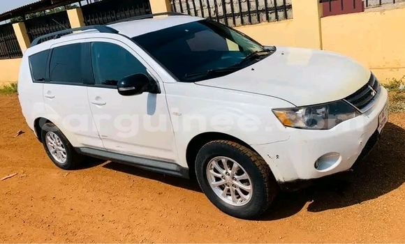 Acheter Occasion Voiture Mitsubishi Outlander Blanc à Conakry, Conakry Acheter Occasion Voiture Mitsubishi Outlander Blanc à Conakry, Conakry