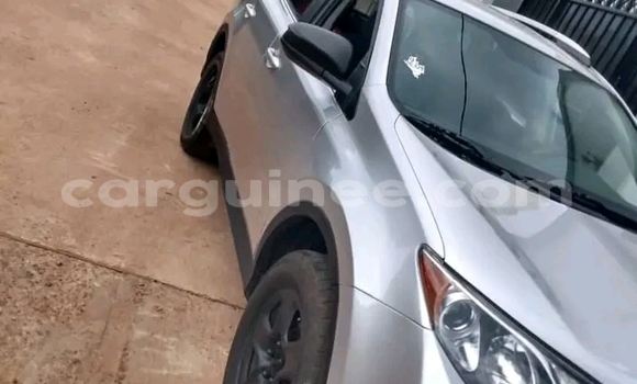 Acheter Occasion Voiture Toyota RAV4 Beige à Conakry, Conakry Acheter Occasion Voiture Toyota RAV4 Beige à Conakry, Conakry