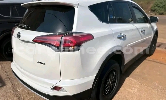 Buy Used Toyota RAV4 White Car in Conakry in Conakry Buy Used Toyota RAV4 White Car in Conakry in Conakry
