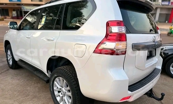 Buy Used Toyota Prado White Car in Conakry in Conakry Buy Used Toyota Prado White Car in Conakry in Conakry