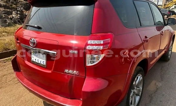 Acheter Occasion Voiture Toyota RAV4 Rouge à Conakry, Conakry Acheter Occasion Voiture Toyota RAV4 Rouge à Conakry, Conakry
